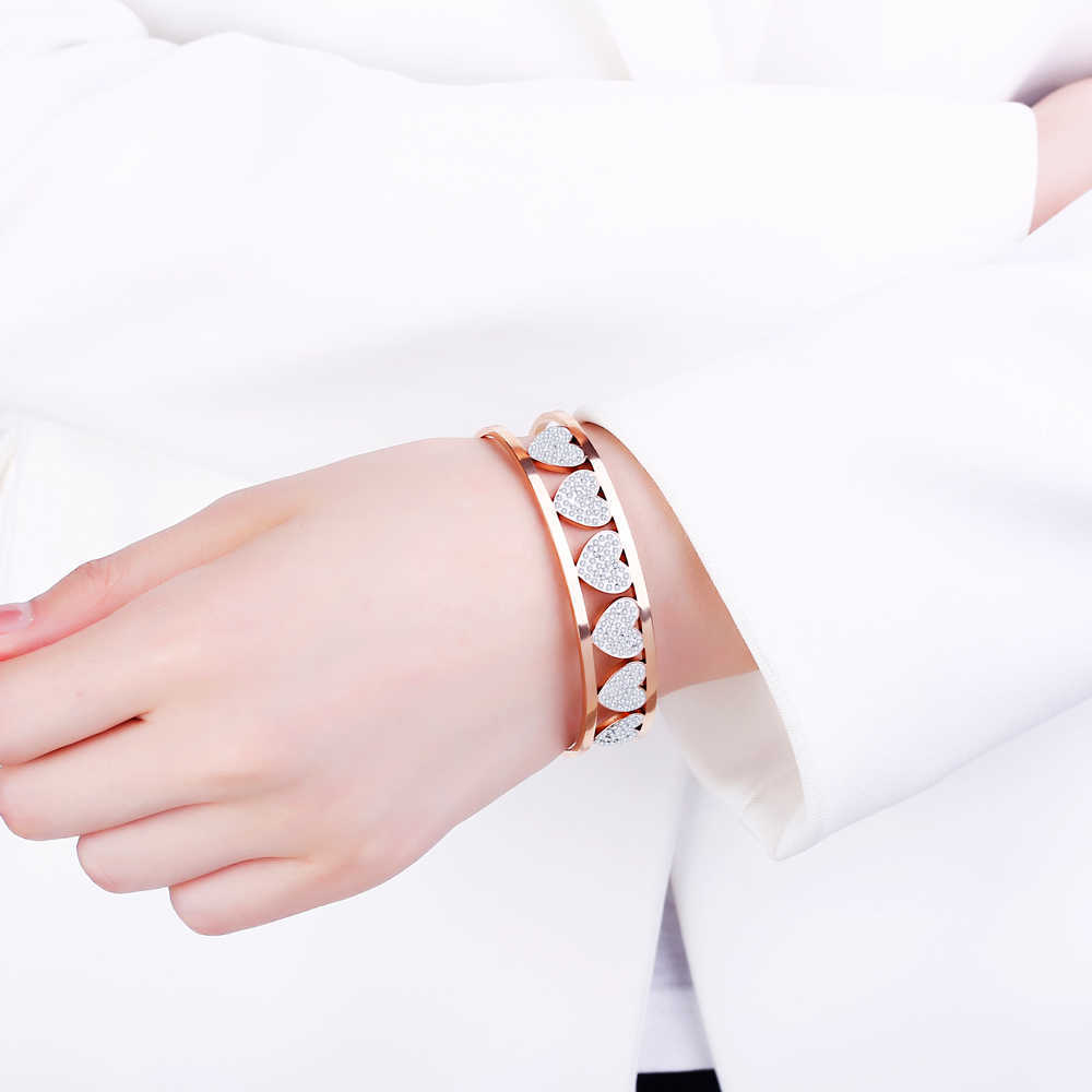 Trendy Love Heart Cuff Bracelet for Woman Colorful Crystal Stainless Steel Bracelets&bangles Wedding Jewelry Party Gifts 2020 Q0719
Trendy Love Heart Cuff Bracelet for Woman Colorful Crystal Stainless Steel Bracelets&bangles Wedding Jewelry Party Gifts 2020 Q0719