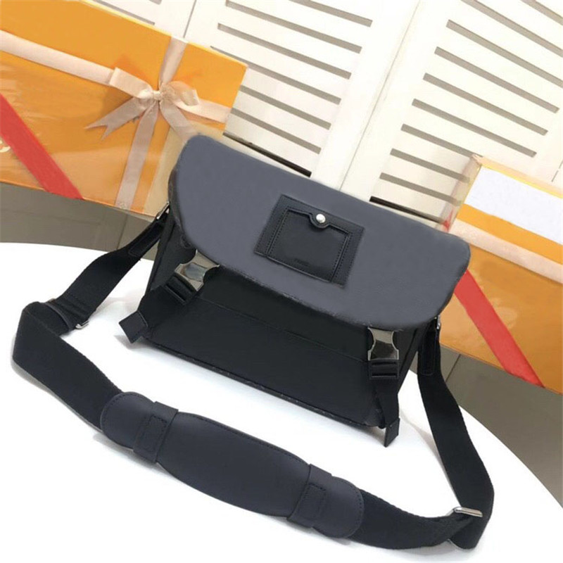 Top classic fashion men's canvas leather messenger bag, comfortable to carry, size 32 cm, can be single shoulder or diagonal, Flower black
Top classic fashion men's canvas leather messenger bag, comfortable to carry, size 32 cm, can be single shoulder or diagonal, Flower black