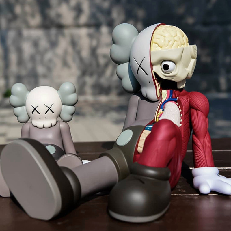 HOT 15inch 0.9KG Originalfake KAWS Dissected Companion Sitting position Figure With Original KAWS Box Action Figure model decorations gift
HOT 15inch 0.9KG Originalfake KAWS Dissected Companion Sitting position Figure With Original KAWS Box Action Figure model decorations gift