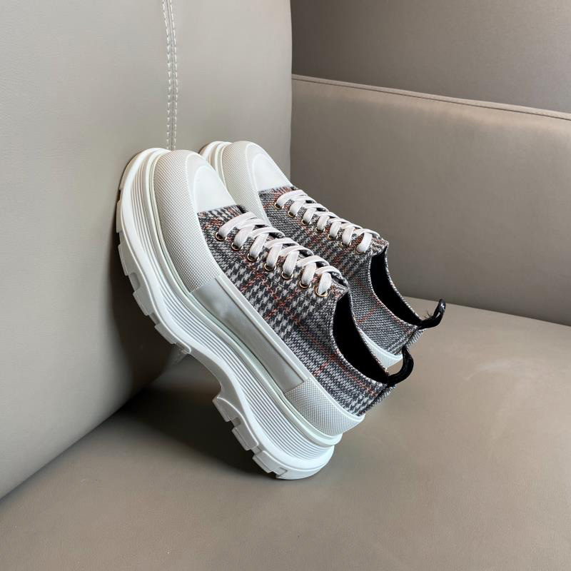 Couple fashion casual shoes 2021 men women luxury designer thick-soled summer and autumn simple atmosphere drag love style high quality 35-45
Couple fashion casual shoes 2021 men women luxury designer thick-soled summer and autumn simple atmosphere drag love style high quality 35-45