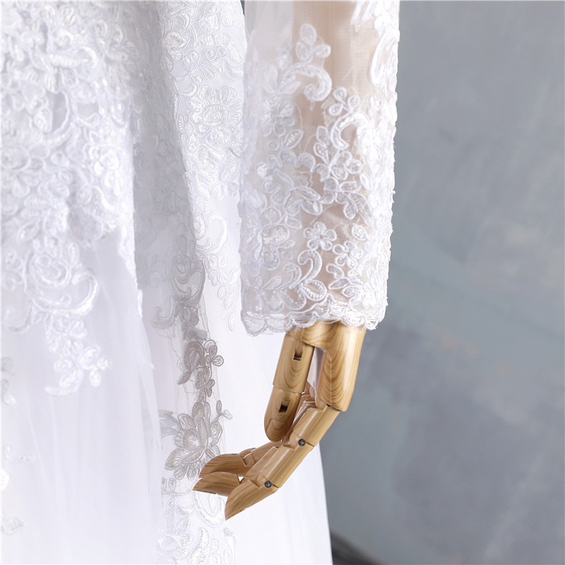 ZJ9160 2021 Dubai Elegant Long Sleeves Ball Gown Wedding Dresses Sheer Crew Neck Lace Appliques Beaded Vestios De Novia Bridal