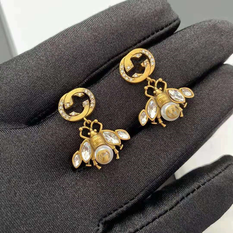 2021 NEW designer jewelry gujia new brass wind double-G crystal pendant Bee Earrings personalized fashion earrings for women VMSX
2021 NEW designer jewelry gujia new brass wind double-G crystal pendant Bee Earrings personalized fashion earrings for women VMSX