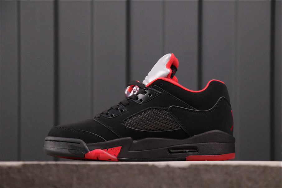 Arrival basketball shoes jumpman 5 low black red alternate collaboration zapatos classic, Choose a size
Arrival basketball shoes jumpman 5 low black red alternate collaboration zapatos classic, Choose a size
