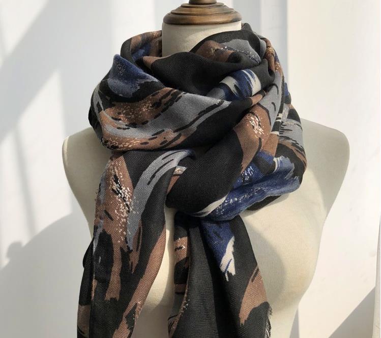 Scarves 2021 Women Geometry Print Gold Foil Fringe Shawls Cotton Graffiti Wrap Scarf Hijab 2 Color10PCS/LOT
Scarves 2021 Women Geometry Print Gold Foil Fringe Shawls Cotton Graffiti Wrap Scarf Hijab 2 Color10PCS/LOT