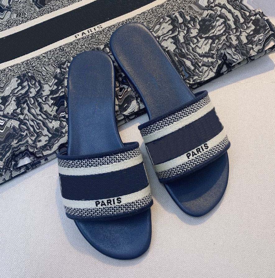Classic Women Slippers Embroidery Sandal Floral Brocade fashion Flip Flops Striped Beach Genuine Leather Dazzle Flowers Slipper with box 04, #12
Classic Women Slippers Embroidery Sandal Floral Brocade fashion Flip Flops Striped Beach Genuine Leather Dazzle Flowers Slipper with box 04, #12
