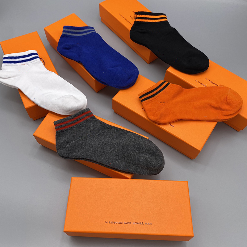 INS Fashion Cotton Socks Hosiery Personality Letter Embroidery Men Women Sock 8 Patterns Soft Touch Breathable Stockings, As pic
INS Fashion Cotton Socks Hosiery Personality Letter Embroidery Men Women Sock 8 Patterns Soft Touch Breathable Stockings, As pic