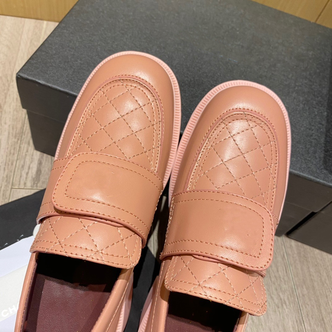Designer Genuine Leather Loafers Women Sandals Ladies Casual Mules Metal Buckle Bees Snake Pattern With Box 2021
Designer Genuine Leather Loafers Women Sandals Ladies Casual Mules Metal Buckle Bees Snake Pattern With Box 2021