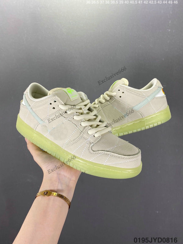 With Box 2021 Top SB Dunks Low Mummy Skateboard Shoes Men Women Creamy-White 3M Luminous Tears Skate Board Sneakers size 36-45
With Box 2021 Top SB Dunks Low Mummy Skateboard Shoes Men Women Creamy-White 3M Luminous Tears Skate Board Sneakers size 36-45