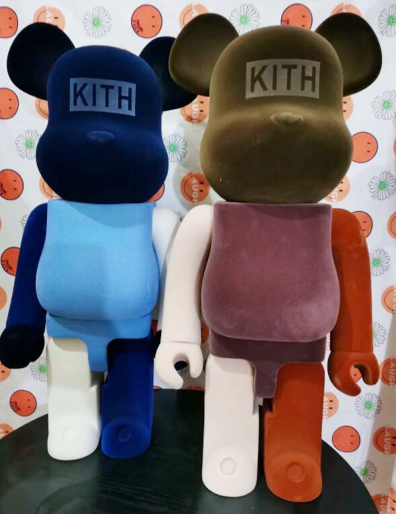 New 1000% 70CM and 400% 28CM Bearbrick The Flocking KITH Fashion bear figures Toy For Collectors Be@rbrick Art Work model decoration toys
New 1000% 70CM and 400% 28CM Bearbrick The Flocking KITH Fashion bear figures Toy For Collectors Be@rbrick Art Work model decoration toys