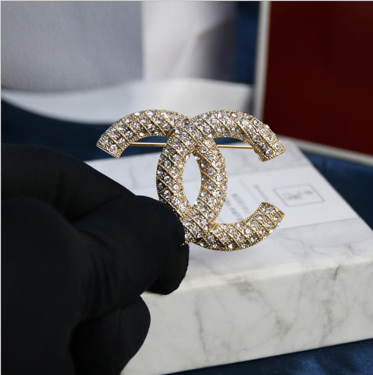 New clothing high-end boutique brass full diamond letter Brooch