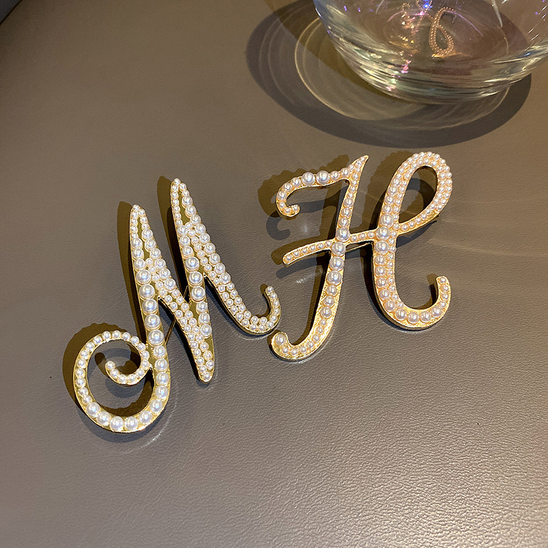 Designer Brooches high quality Pearl letter Brooch Valentine039s Day gift LC2