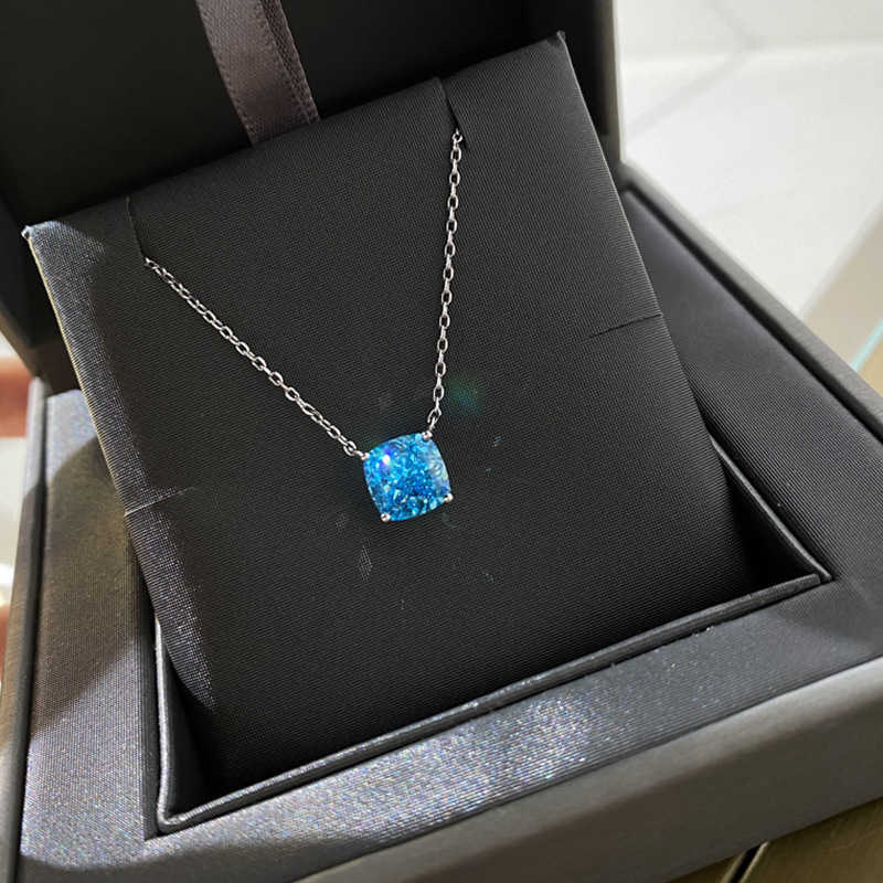 korean fashion square diamond necklace female Japanese and Korean simple square clavicle chain Valentine's Day jewelry
korean fashion square diamond necklace female Japanese and Korean simple square clavicle chain Valentine's Day jewelry