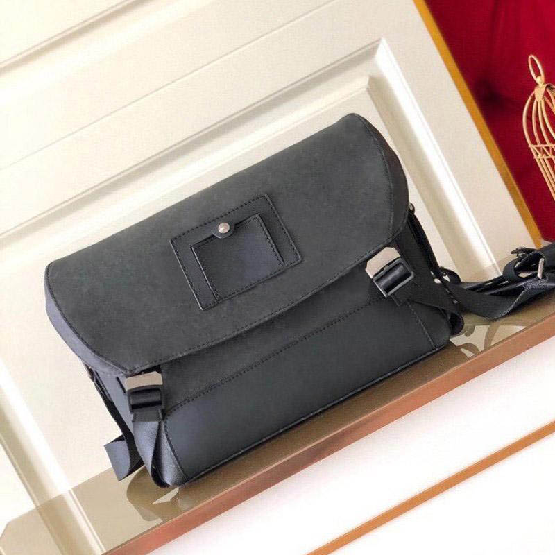 2021 designers PM VOYAGER small Messenger Slanted cross postman Bag A three-piece Men Crossbody file Bags Business Fashion Leather Man Shoulder M40511
2021 designers PM VOYAGER small Messenger Slanted cross postman Bag A three-piece Men Crossbody file Bags Business Fashion Leather Man Shoulder M40511