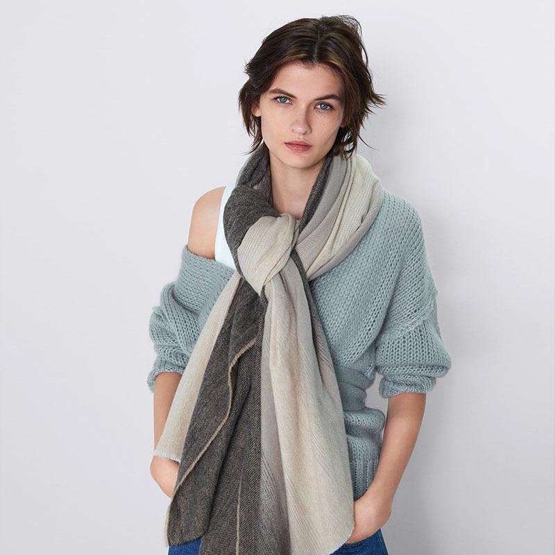 Scarves Winter 2021 European Style Z Home Imitation Cashmere Color Matching Gradual Change Women's Scarf,Extra Warm Shawl
Scarves Winter 2021 European Style Z Home Imitation Cashmere Color Matching Gradual Change Women's Scarf,Extra Warm Shawl