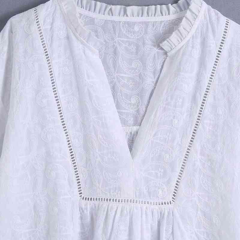Summer Women Embroidery V Neck White Blouse Female Three Quarter Sleeve Smock Shirt Casual Lady Loose Tops Blusas S8813 210430