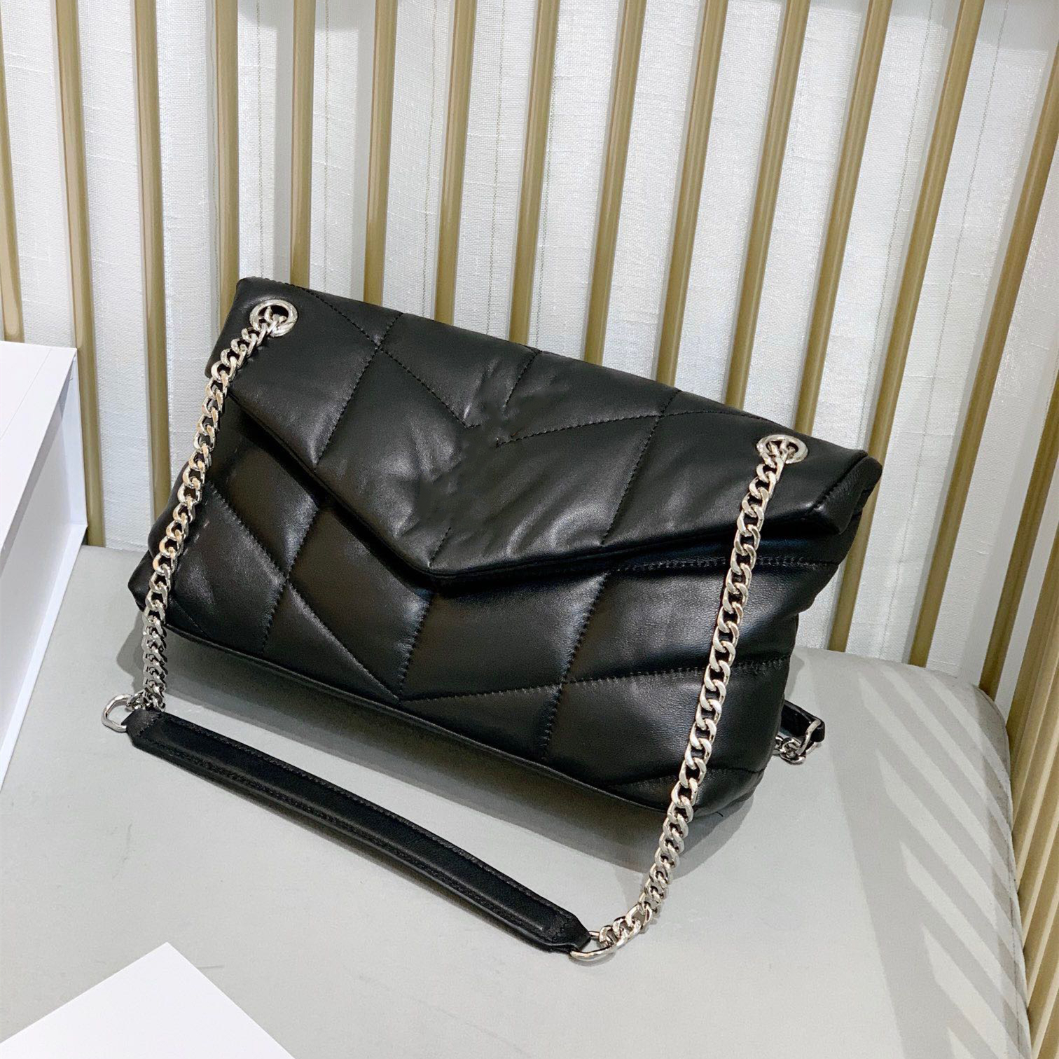designer handbag Classic Fashion Bags Women Original box Leather bag brand shoulder wallets Crossbody tote luxury handbags Purses Clutch, More pics contact seller
designer handbag Classic Fashion Bags Women Original box Leather bag brand shoulder wallets Crossbody tote luxury handbags Purses Clutch, More pics contact seller