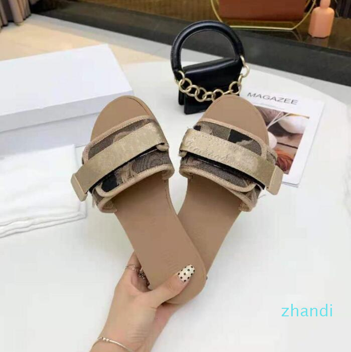 Designer Paris Women sandals Slippers fashion Summer Girls Beach womens sandal Slides Flip Flops Loafers Sexy Embroidered, Black
Designer Paris Women sandals Slippers fashion Summer Girls Beach womens sandal Slides Flip Flops Loafers Sexy Embroidered, Black