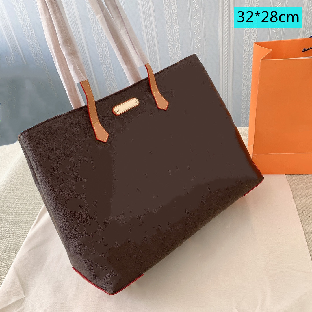 Fashion Women Shopping Bags Medieval Mother Totes Designer shoudler bag with Printed Flowers Medium Size, This price option is not for sale.
Fashion Women Shopping Bags Medieval Mother Totes Designer shoudler bag with Printed Flowers Medium Size, This price option is not for sale.