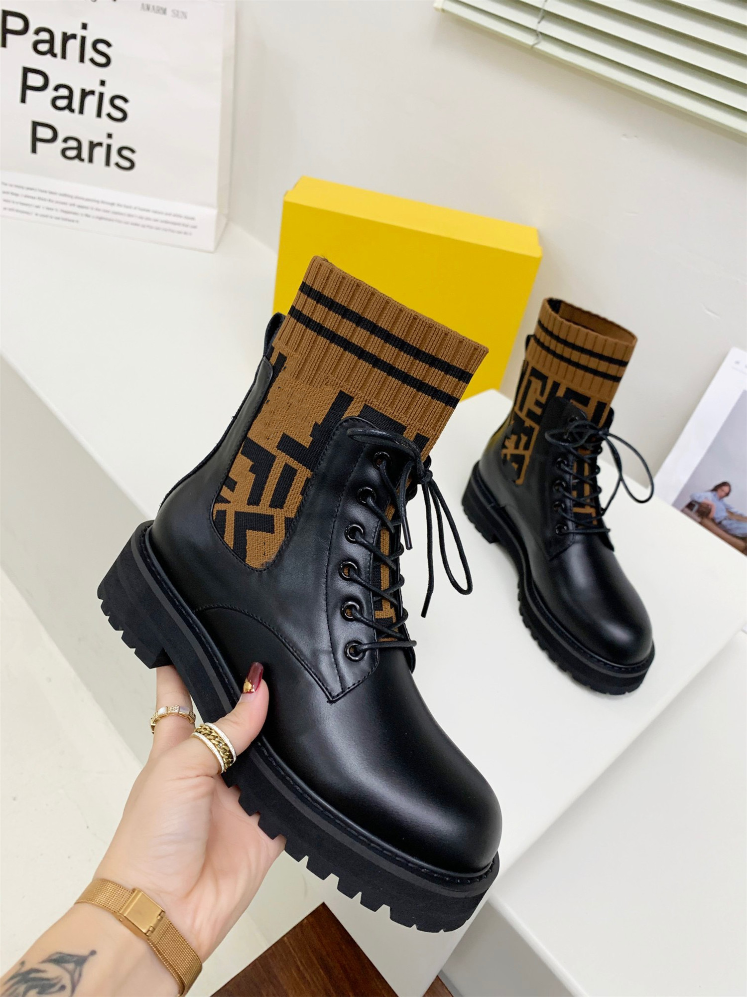 Boots For Women Italy Heels Winter Platform Cowboy Youth 2021 Luxury Sandals Rubber 1 Inch To Wear With Dress 2022, Box
Boots For Women Italy Heels Winter Platform Cowboy Youth 2021 Luxury Sandals Rubber 1 Inch To Wear With Dress 2022, Box
