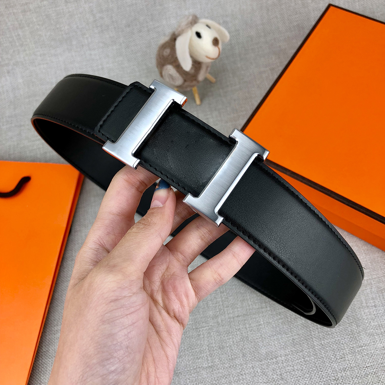 Belts men designers belts classic fashion business casual belt wholesale mens waistband womens metal buckle leather width 3.8cm with box free ship, White
Belts men designers belts classic fashion business casual belt wholesale mens waistband womens metal buckle leather width 3.8cm with box free ship, White