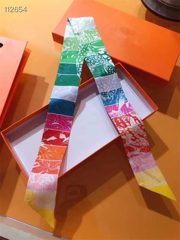 Wholesale Original fashion Beautiful Silk HANDBAG Headbands horse scarf women Top grade bag hair Bands 8x120cm
Wholesale Original fashion Beautiful Silk HANDBAG Headbands horse scarf women Top grade bag hair Bands 8x120cm
