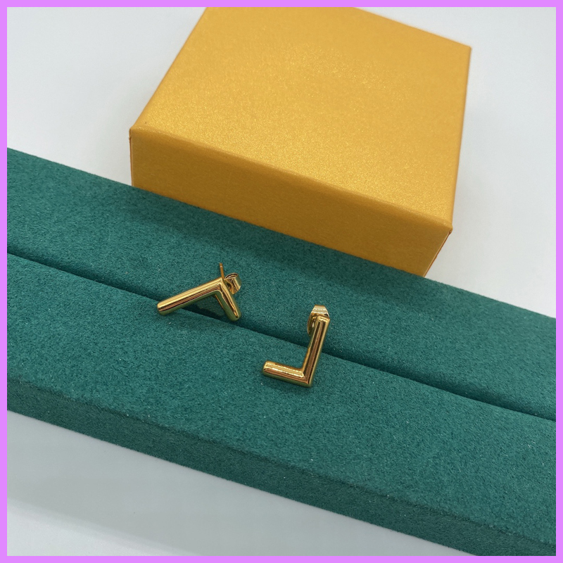 Wholesale Letter Earrings Women Street Fashion Womens Earring Retro Designer Jewelry Ladies For Party F Ear Studs Casual D2112101F, Golden;silver
Wholesale Letter Earrings Women Street Fashion Womens Earring Retro Designer Jewelry Ladies For Party F Ear Studs Casual D2112101F, Golden;silver