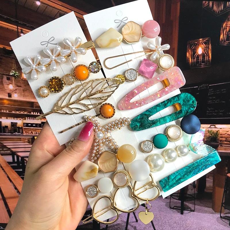 Hair Clips & Barrettes 2021 Pearl Crystal Acrylic Set For Women Retro Geometric Hairpin Girl Accessories Fashion Jewelry, Golden;silver
Hair Clips & Barrettes 2021 Pearl Crystal Acrylic Set For Women Retro Geometric Hairpin Girl Accessories Fashion Jewelry, Golden;silver