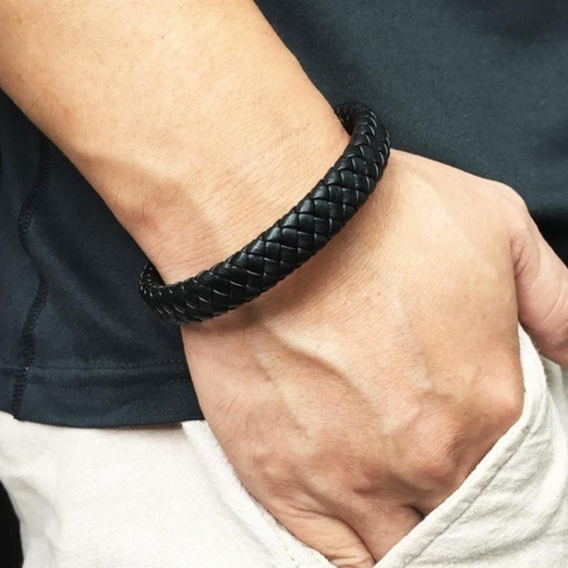 Charm Bracelets 2021 Punk Men Jewelry Black Brown Braided Leather Bracelet Stainless Steel Magnetic Clasp Fashion Bangles Simple
Charm Bracelets 2021 Punk Men Jewelry Black Brown Braided Leather Bracelet Stainless Steel Magnetic Clasp Fashion Bangles Simple