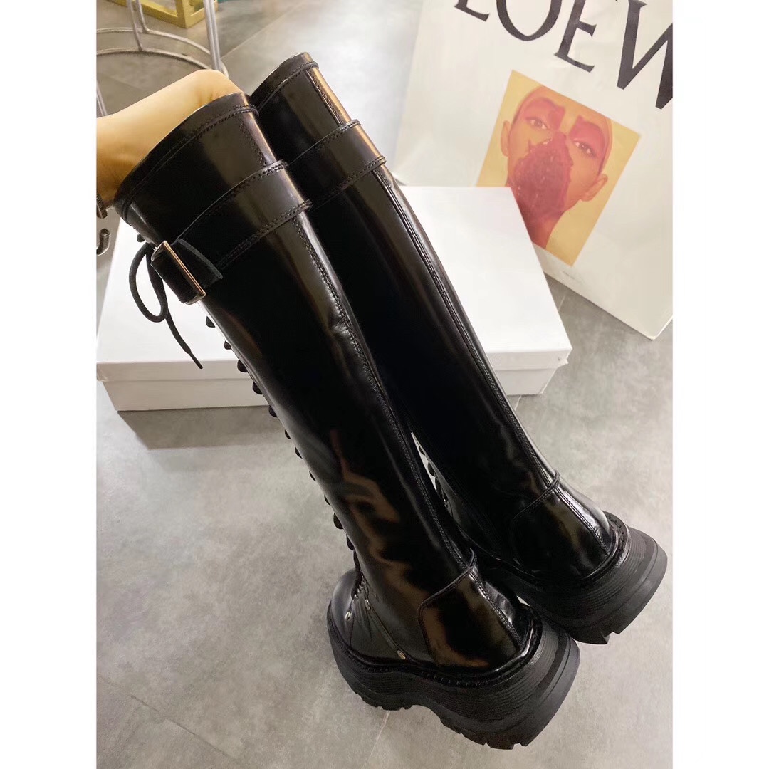 Latest designer boots women shoes metal fashion luxury cool guy style leather cowhide suede and comfortable good matching size 34-40, Black
Latest designer boots women shoes metal fashion luxury cool guy style leather cowhide suede and comfortable good matching size 34-40, Black