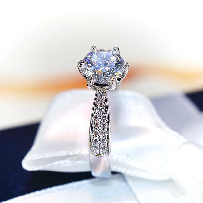 Cluster Rings Classic 6 Prong Setting Ring For Women +Cubic Zirconia Wedding Engagement Silver Color Fashion Jewelry KAR181, Golden;silver
Cluster Rings Classic 6 Prong Setting Ring For Women +Cubic Zirconia Wedding Engagement Silver Color Fashion Jewelry KAR181, Golden;silver