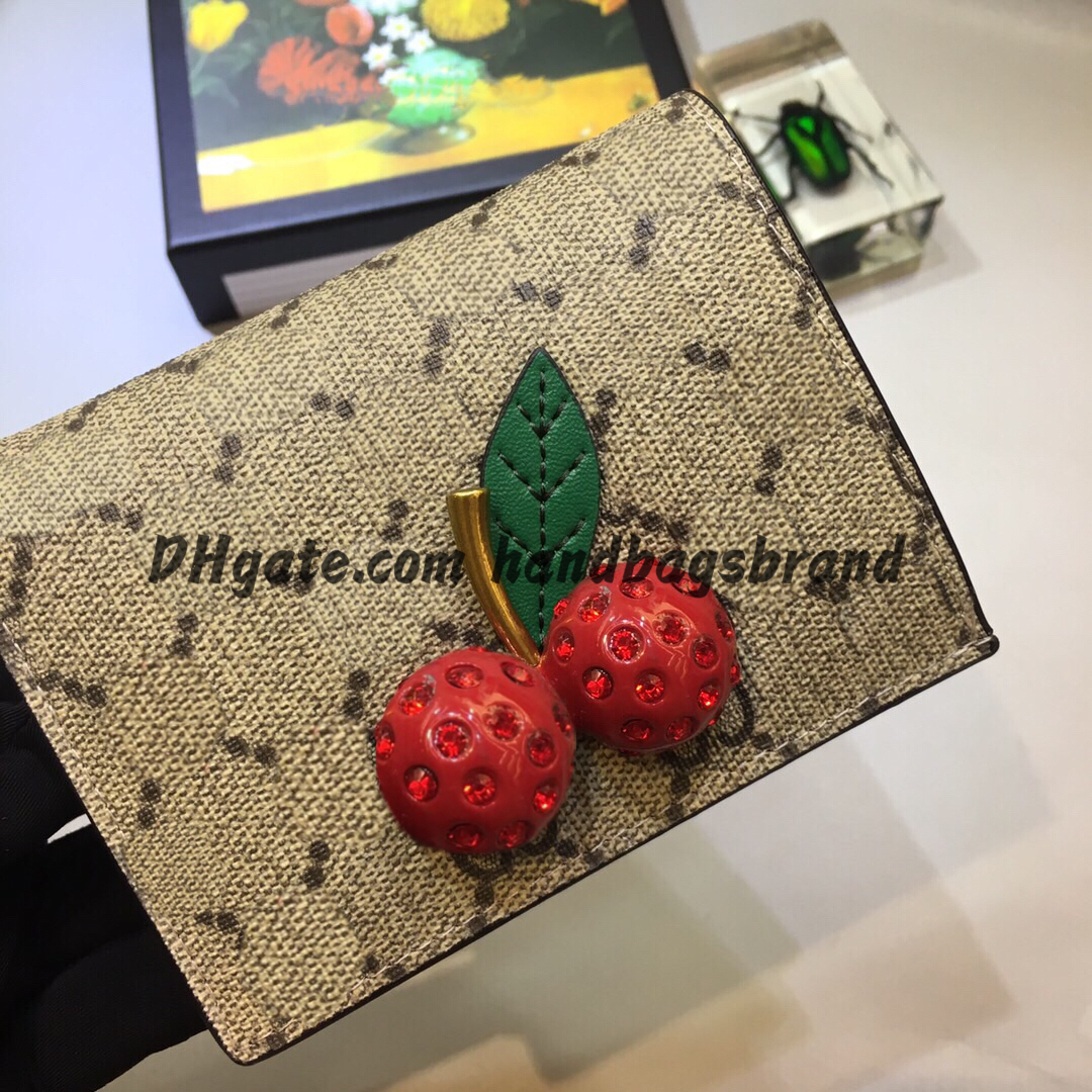476050 Newest hot luxury designer short wallets leather cardholder lady Wallet designer leather purse Business credit card holders With box 11*8.5*3cm, Red;black
476050 Newest hot luxury designer short wallets leather cardholder lady Wallet designer leather purse Business credit card holders With box 11*8.5*3cm, Red;black