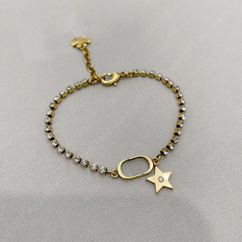 Letter Luxury Designer Bracelet Womens Shiny Jewelry Gold Bracelets For Women Lady Fashion Gold Vintage Bracelet 2181640XS-D
Letter Luxury Designer Bracelet Womens Shiny Jewelry Gold Bracelets For Women Lady Fashion Gold Vintage Bracelet 2181640XS-D