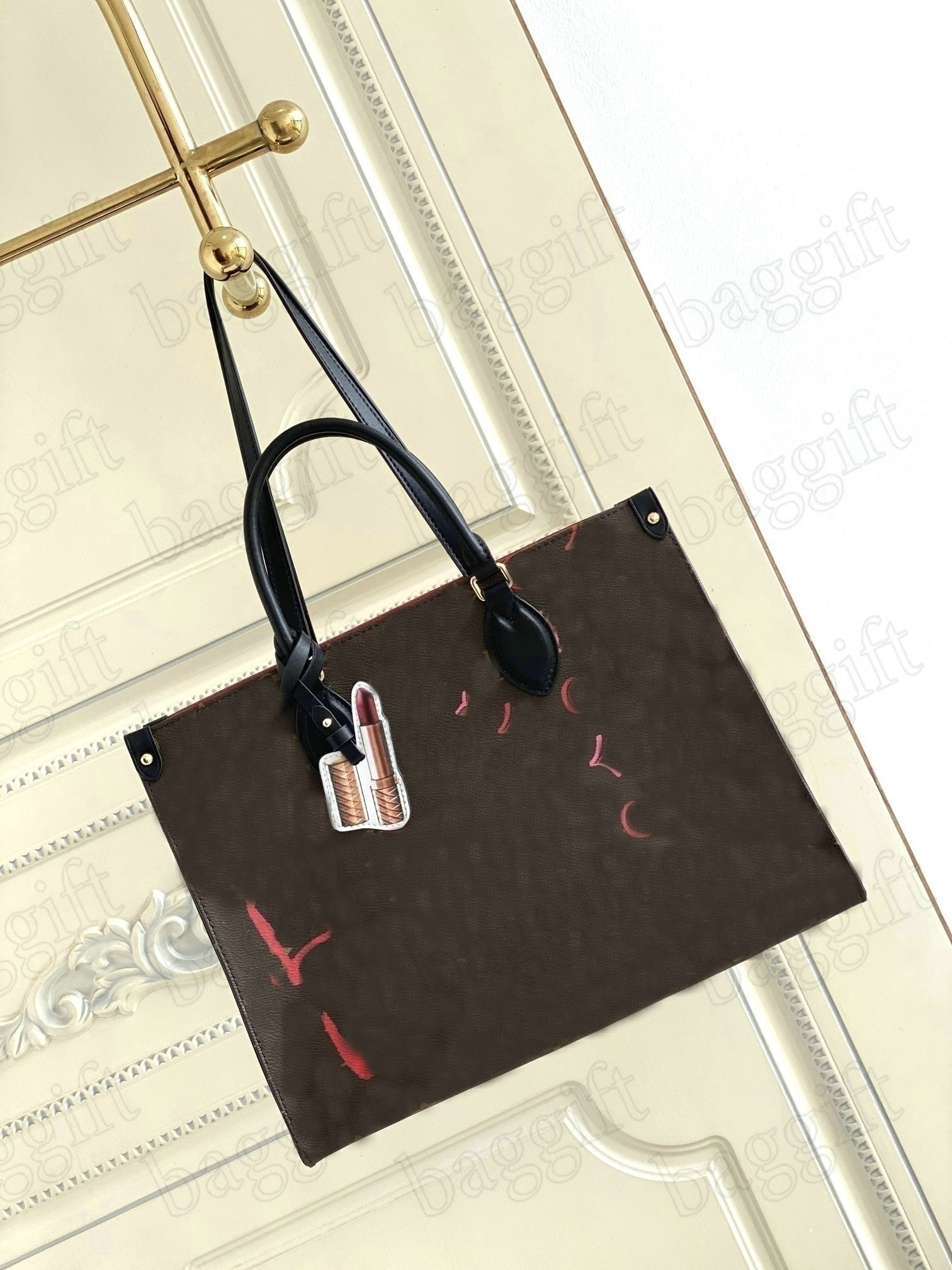 ONTHEGO MM M45888 love Urs Fisher Bag Change Classic Monograms Letter Totes Women Handbag Lady Purse Crossbody Luxurys Designers Shopping Shoulder Bags, No bag
ONTHEGO MM M45888 love Urs Fisher Bag Change Classic Monograms Letter Totes Women Handbag Lady Purse Crossbody Luxurys Designers Shopping Shoulder Bags, No bag