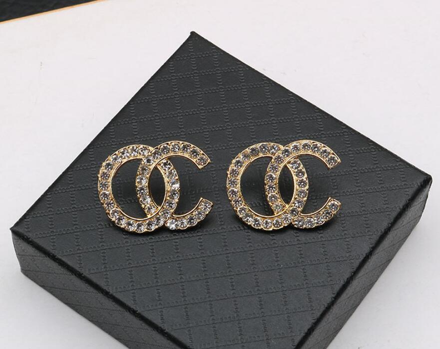 new double letter fashion earrings ladies fancy diamonds gems brand designer no obx
new double letter fashion earrings ladies fancy diamonds gems brand designer no obx