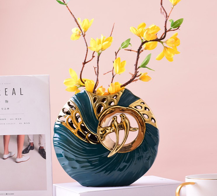 Creative Heart Shaped Ceramic Vases Golden Drop Shape Flowers Arrangement Hollow Porcelain Vase Flower Insert Modern Home Decor