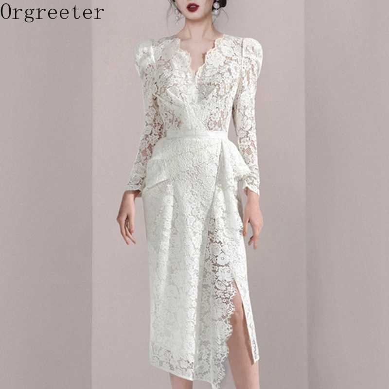 Spring Fashion OL Elegant White Lace Dress Runway Sexy V Neck Puff Sleeve Ruffles Bodycon Split Party Midi Women Robe 210525
Spring Fashion OL Elegant White Lace Dress Runway Sexy V Neck Puff Sleeve Ruffles Bodycon Split Party Midi Women Robe 210525