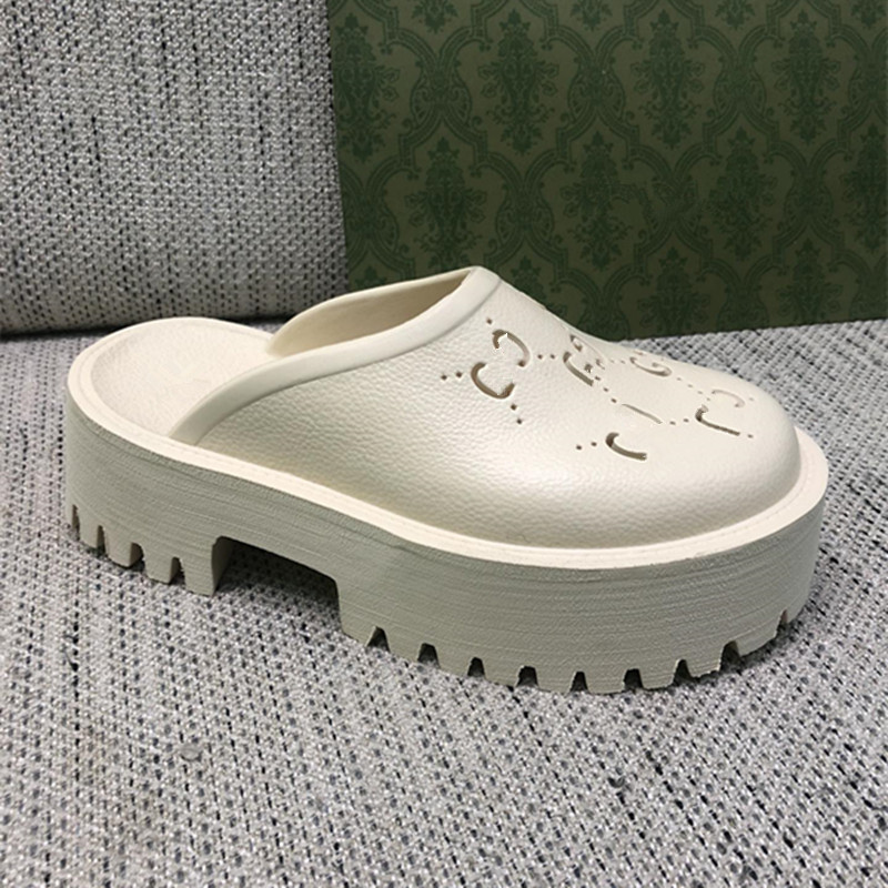 The latest womens slippers and sandals are soft fashionable hollow out design logo, Red
The latest womens slippers and sandals are soft fashionable hollow out design logo, Red