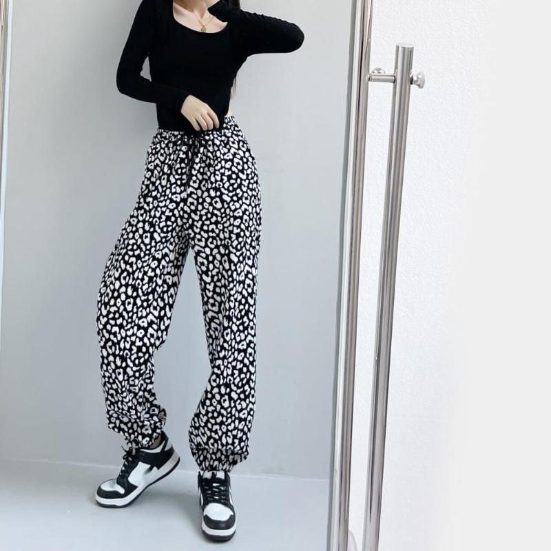 Women' Pants & Capris Fashion Autumn 2021 Leopard Print High Waist Small Foot Casual Loose Bloomers Leggings With Pockets Latex, White
Women' Pants & Capris Fashion Autumn 2021 Leopard Print High Waist Small Foot Casual Loose Bloomers Leggings With Pockets Latex, White