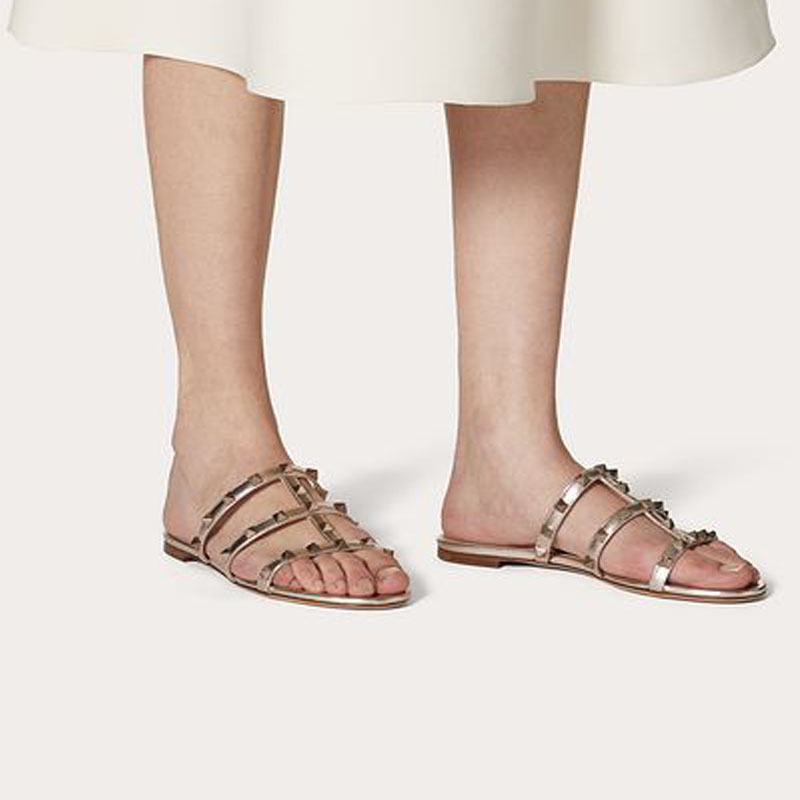 Factory wholesale Luxury light shoes Rock spiked women slipper sandal stud Flat Metallic Nappa Slide Sandanls brands lady flats slippers flo, Black
Factory wholesale Luxury light shoes Rock spiked women slipper sandal stud Flat Metallic Nappa Slide Sandanls brands lady flats slippers flo, Black