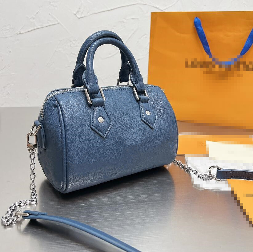 SPEEDY BANDOULIERE 30 Shoulder Bags Luxurys designers Boston Bags 25cm Women PM Embossed Monograms Handbag crossbody 16 20 mini tote bag Purse Wallet, Black
SPEEDY BANDOULIERE 30 Shoulder Bags Luxurys designers Boston Bags 25cm Women PM Embossed Monograms Handbag crossbody 16 20 mini tote bag Purse Wallet, Black