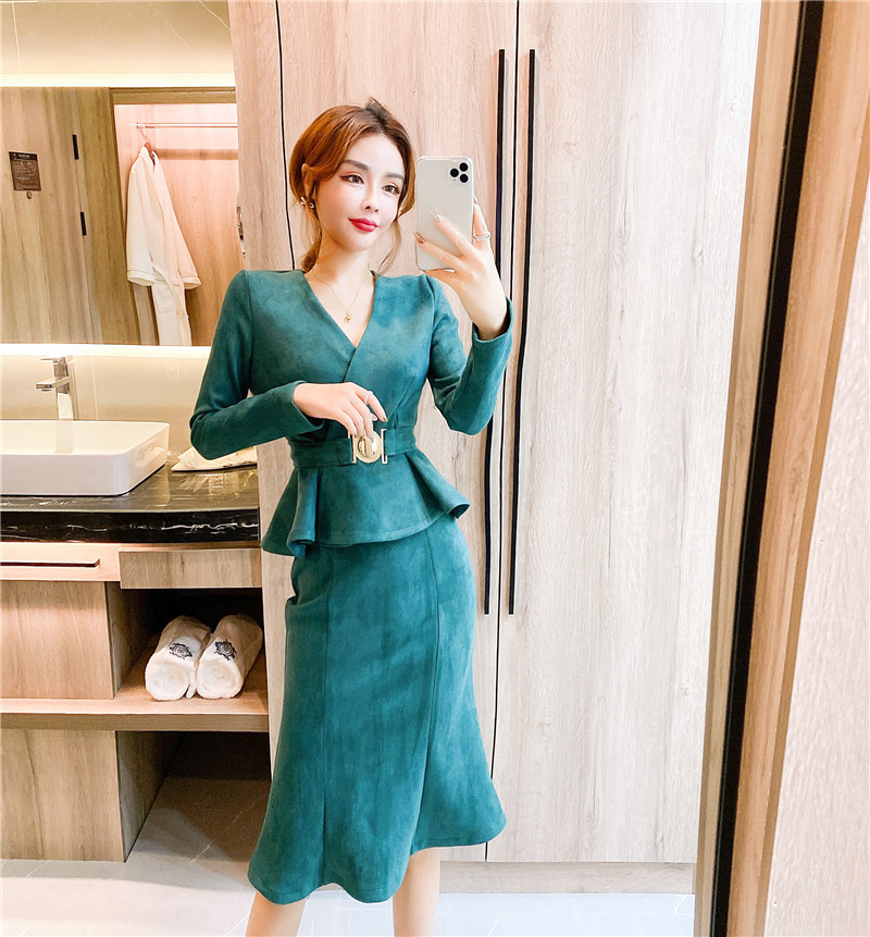 Elegant Office OL Style 2 Pieces Set Suede V-Neck Slim Blouse & High Waist Mermaid Skirt Autumn Ladies Women Suit 210519