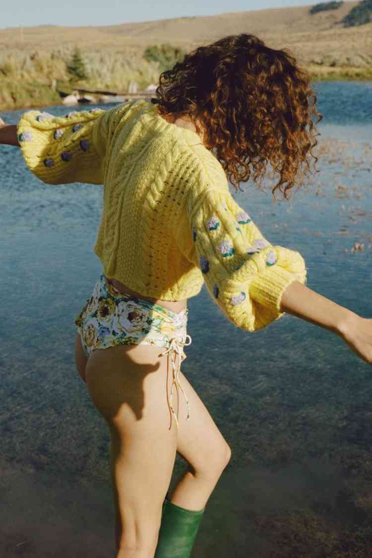 Stylish Women Puff Sleeve Hand Crochet Flower Cardigan RetroV neck Long sleeve Knitted Cropped Sweater Punk pull Korea Clothes 210429