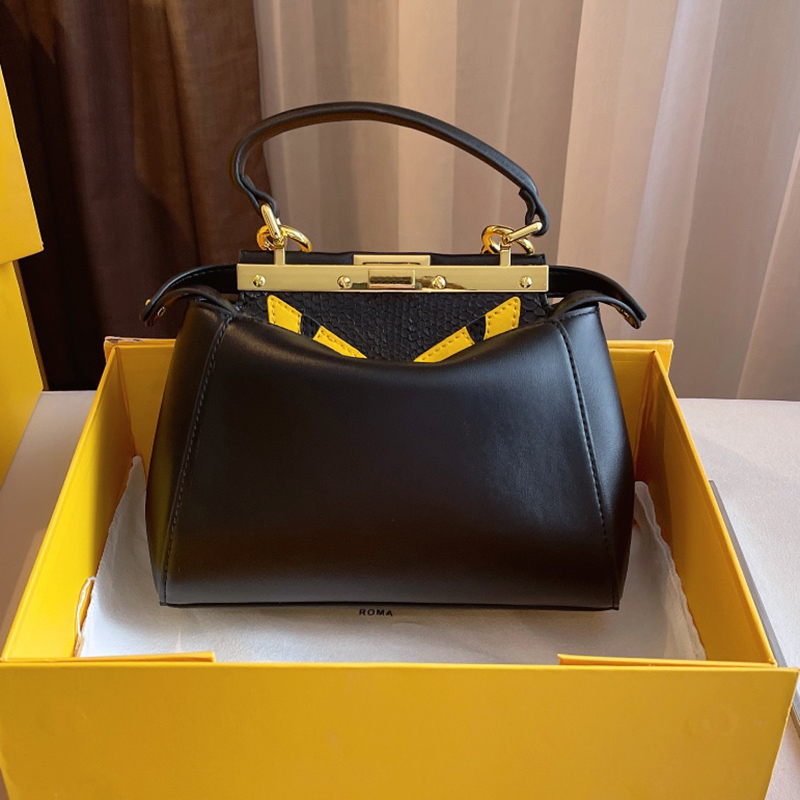 Designer Women Peekaboo Monster Tote Bag Italy Roma Brand I See U Genuine Leather Underarm Handbags Double Face Crossbody Shoulder Handbag Luxurys Designers Bags, Pink
Designer Women Peekaboo Monster Tote Bag Italy Roma Brand I See U Genuine Leather Underarm Handbags Double Face Crossbody Shoulder Handbag Luxurys Designers Bags, Pink