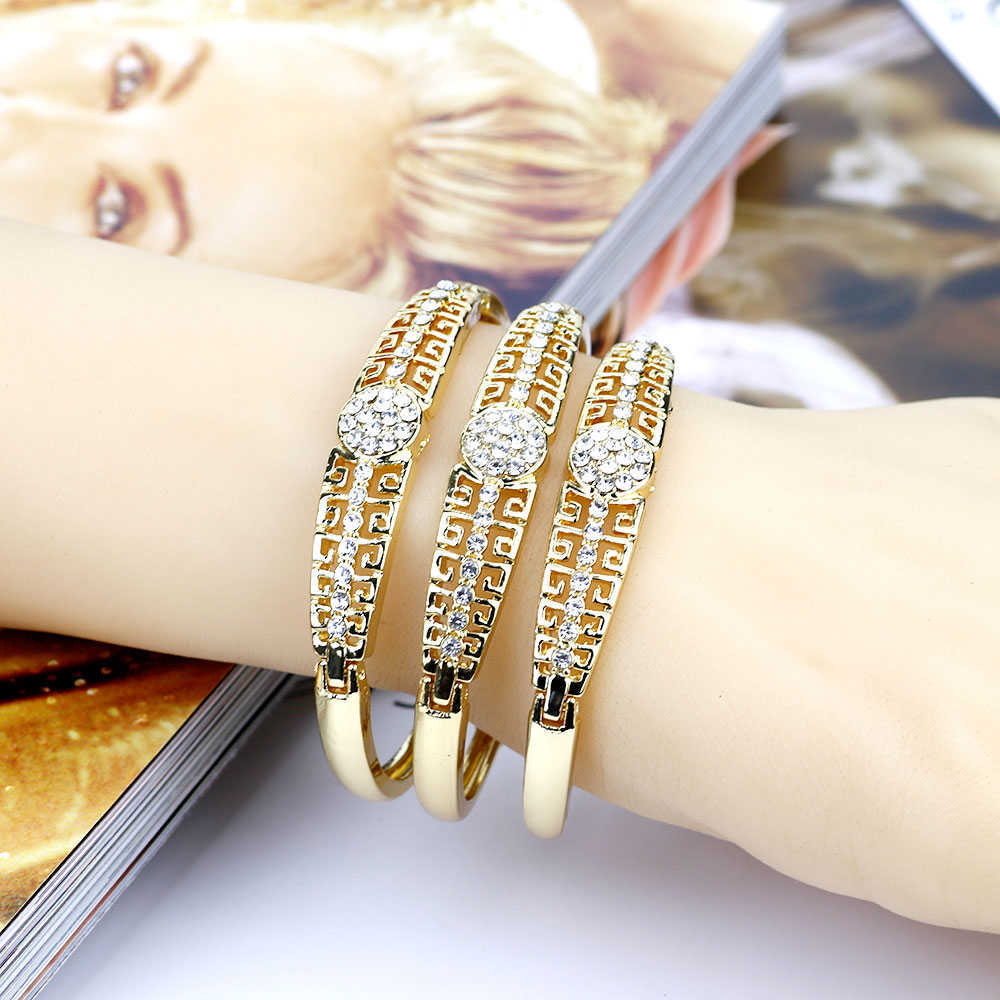 SUNSPICEMS Gold Color Full Rhinestone Cuff Bracelet Bangle For Women Arabic Ethnic Wedding Party Jewelry Morocco Bridal Gift X0706