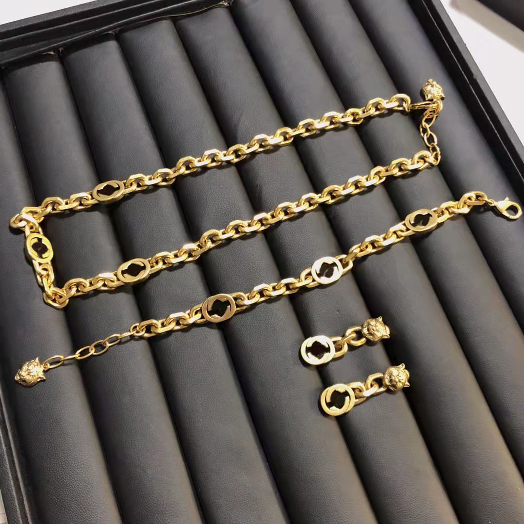 Brand Designer Hip Hop Necklace Double G Interlocking Thick Chain Bracelet Letter Pendant Earrings Unisex High Quality With Box, Golden
Brand Designer Hip Hop Necklace Double G Interlocking Thick Chain Bracelet Letter Pendant Earrings Unisex High Quality With Box, Golden