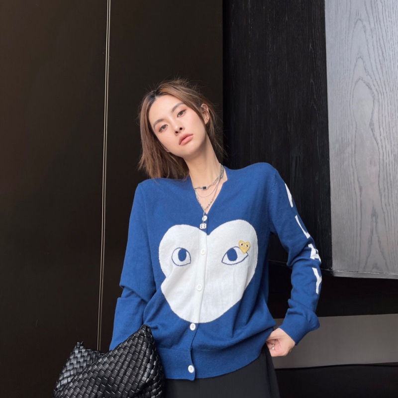 Fashion Women Knitted Cardigans Autumn Winter Thin Casual Love Embroidery Print V-neck Tops Elegant Simple Long Sleeve Coat, Gray
Fashion Women Knitted Cardigans Autumn Winter Thin Casual Love Embroidery Print V-neck Tops Elegant Simple Long Sleeve Coat, Gray