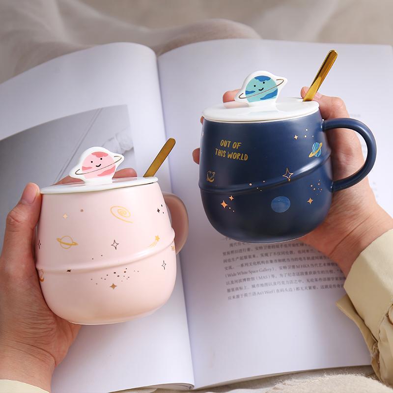 Mugs Cartoon Japanese Planet Cup Ceramic Mug With Lid Spoon Water Cute Girl Heart Couple Breakfast
Mugs Cartoon Japanese Planet Cup Ceramic Mug With Lid Spoon Water Cute Girl Heart Couple Breakfast