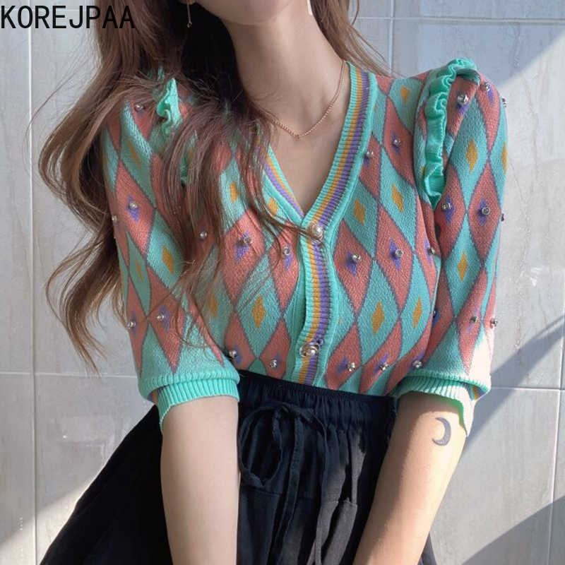 Korejpaa Women T-Shirt Summer Sweet V-Neck Contrast Color Diamond Beading Decoration Design Button Slim Short-Sleeved Top 210526, Photo color
Korejpaa Women T-Shirt Summer Sweet V-Neck Contrast Color Diamond Beading Decoration Design Button Slim Short-Sleeved Top 210526, Photo color