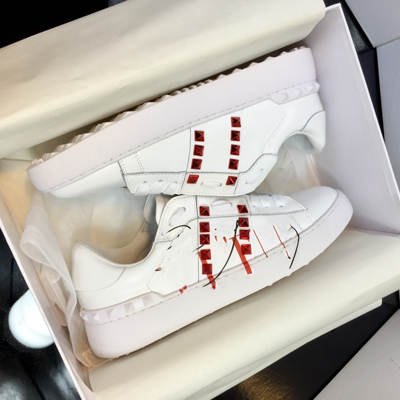 Fashion Rivet Flat Casual Shoes White Black Red Men Women First layer cowhide Breathable Shoe Open Low Mens sports Sneakers
Fashion Rivet Flat Casual Shoes White Black Red Men Women First layer cowhide Breathable Shoe Open Low Mens sports Sneakers