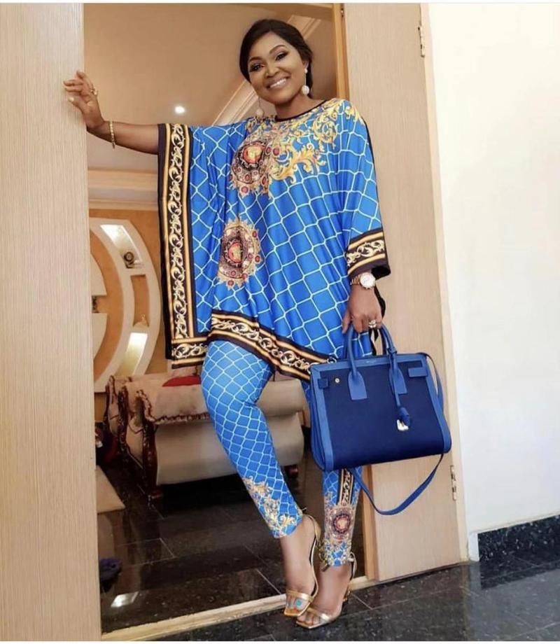 Two Piece Dress African And European Women's Fashion Print Round Neck Pullover + Elastic Pants Suit Q2
Two Piece Dress African And European Women's Fashion Print Round Neck Pullover + Elastic Pants Suit Q2